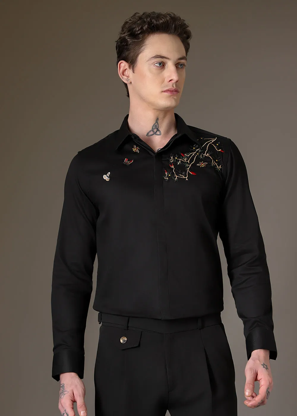 Beeclub Needle Work Black Shirt