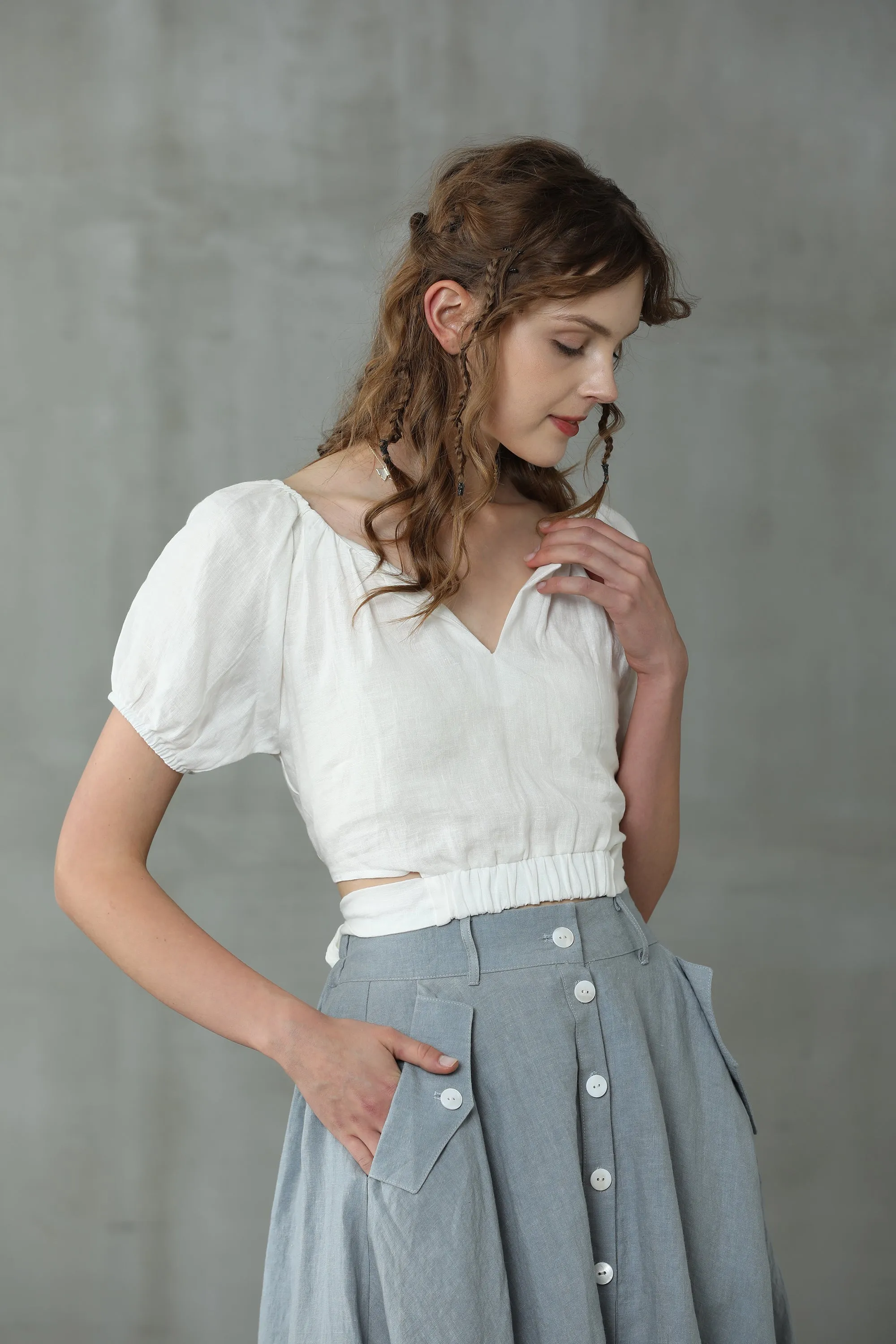 Ease 17 | White linen blouse