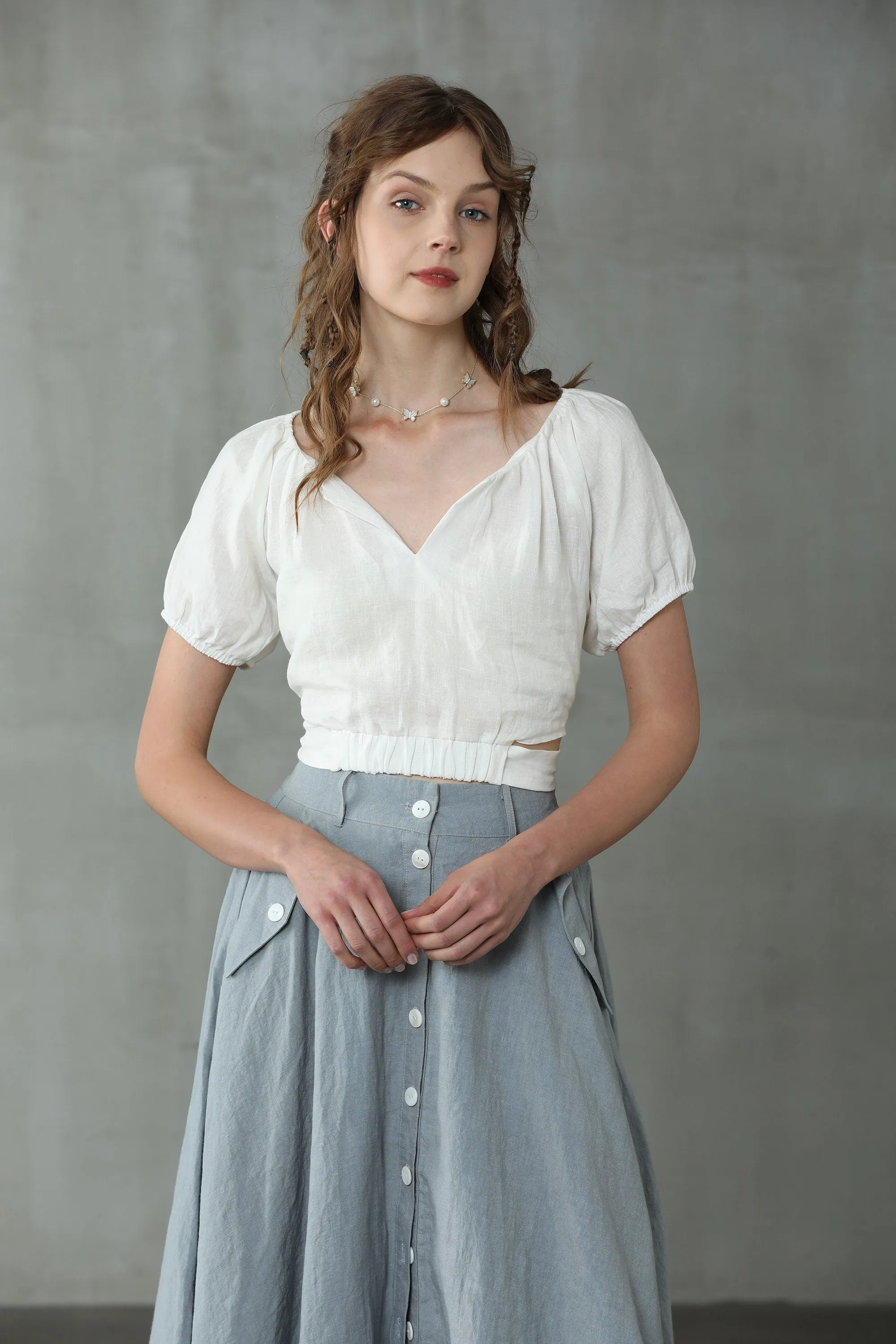 Ease 17 | White linen blouse