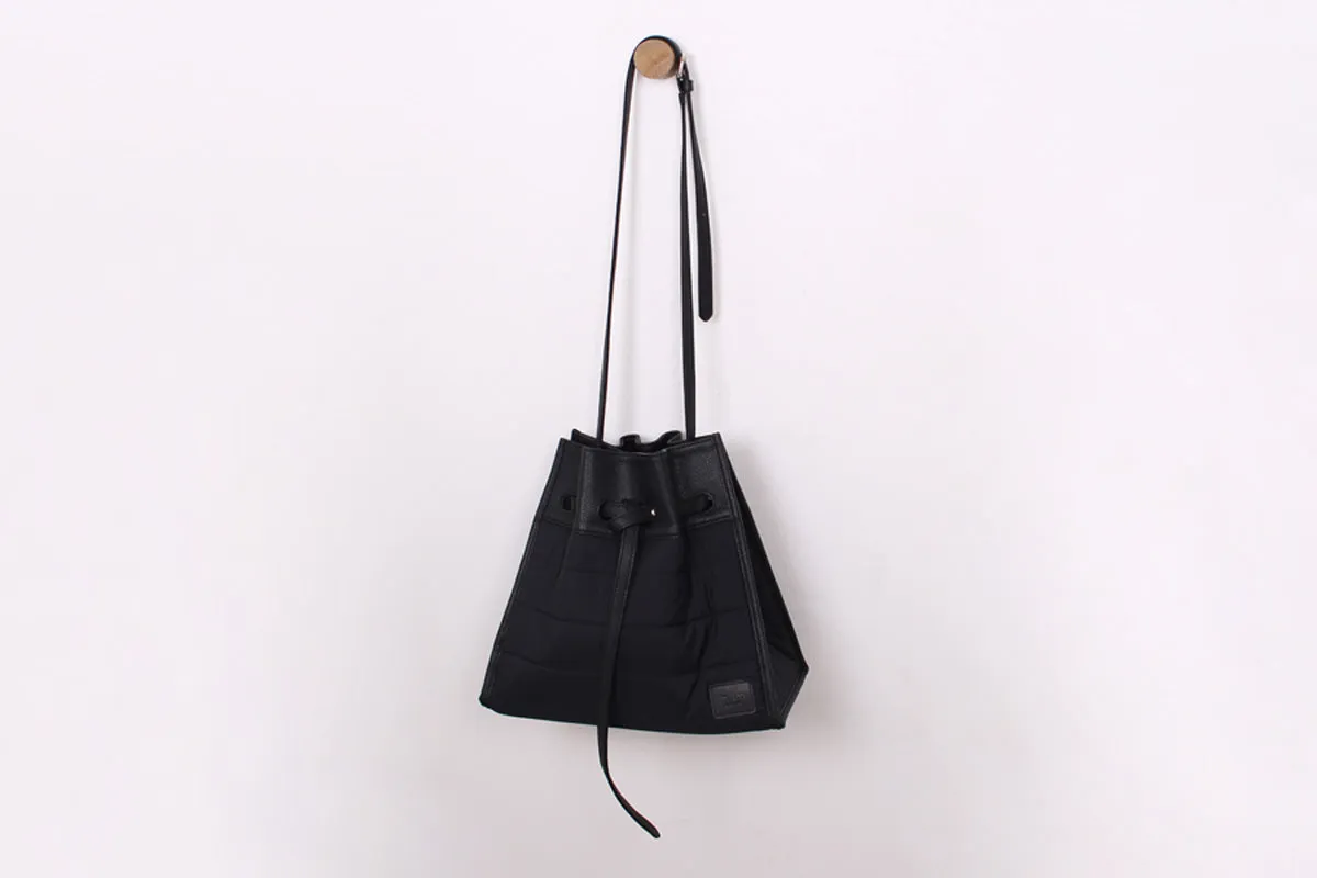 lucky padding shoulder bag black